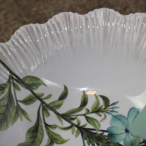 Soho Loft Blue Flower Scalloped Set of 4 Melamine 8" Cereal Bowls White NWT - Picture 3 of 7